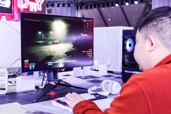 2025 ROG DAY盛大开启，超多高性能显示器燃爆全场