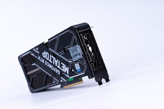 2K光追游戏好手|影驰RTX 5060Ti金属大师黑金版MAX OC评测