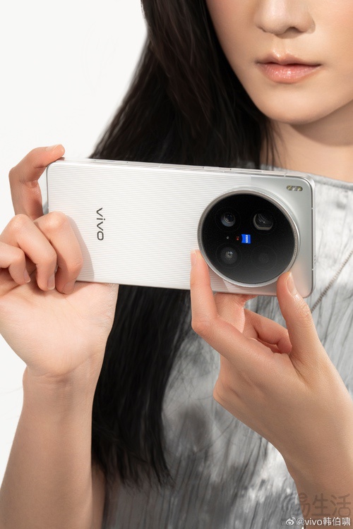 vivo X200 Ultra背部外观揭晓，将带来三款配色