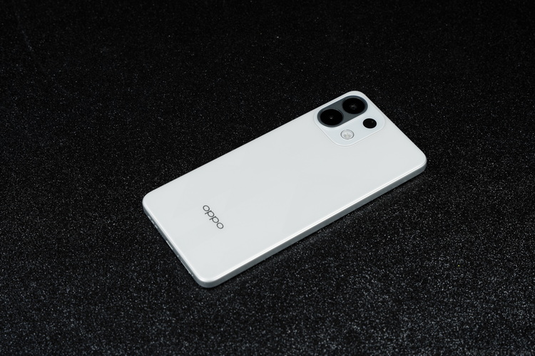 OPPO K12s首测：大电池长续航也能更时尚、更能打
