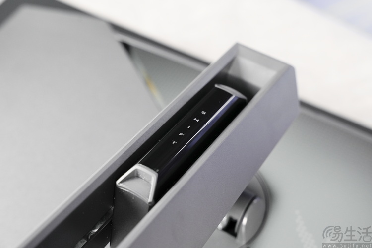 ROG SWIFT PG27UCDM评测：电竞生产力两相宜