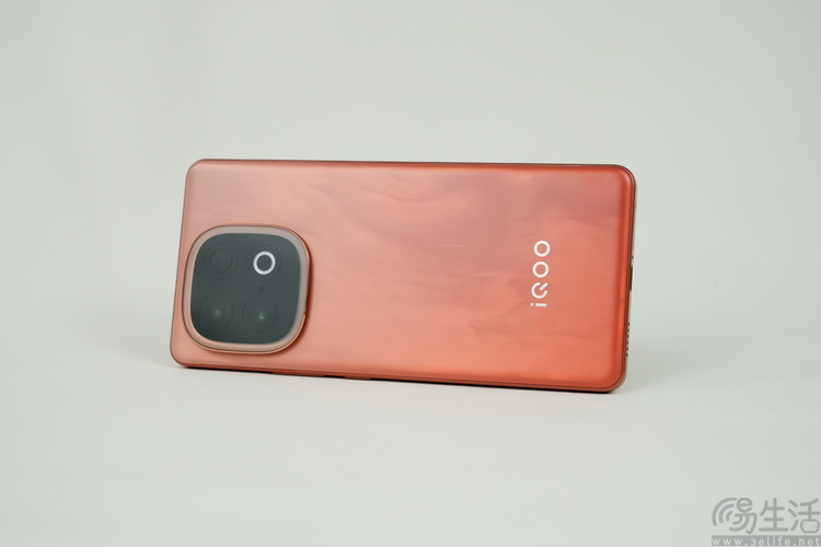 iQOO Z10 Turbo Pro评测：次旗舰也有差异化体验