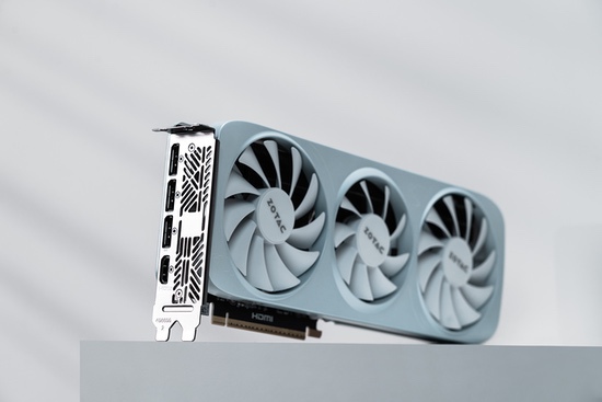 国风美学、显卡白月光，索泰RTX 5060 Ti月白OC显卡上市！