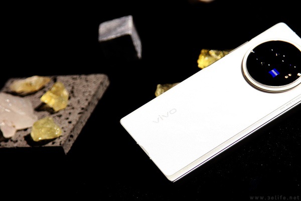 vivo X Fold5配置详情曝光，电池或达6000mAh