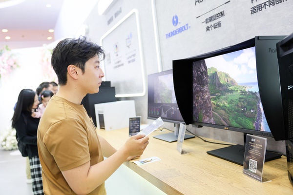 以臻彩视界赋能创意未来 | 华硕ProArt新品PA32UCE和PA27UCGE 