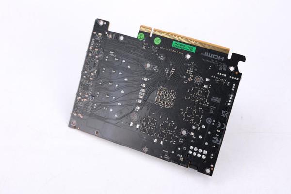 甜品新选择|影驰RTX 5060金属大师白金版OC评测
