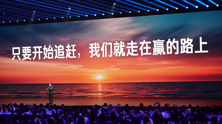 不止一颗自研芯片，小米15周年“低调发大招”
