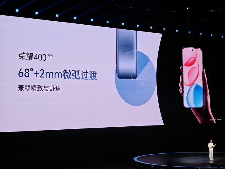 看似“时尚手机”的荣耀400系列，实际开辟了新赛道