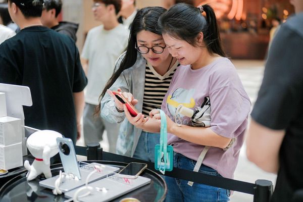星纪魅族助力亚洲模拟赛车锦标赛，共筑科技与速度盛宴