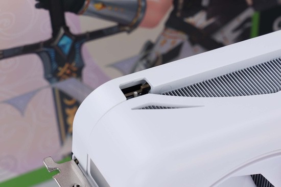 星镜界，影驰RTX 5070 Ti星曜LUNA OC显卡评测