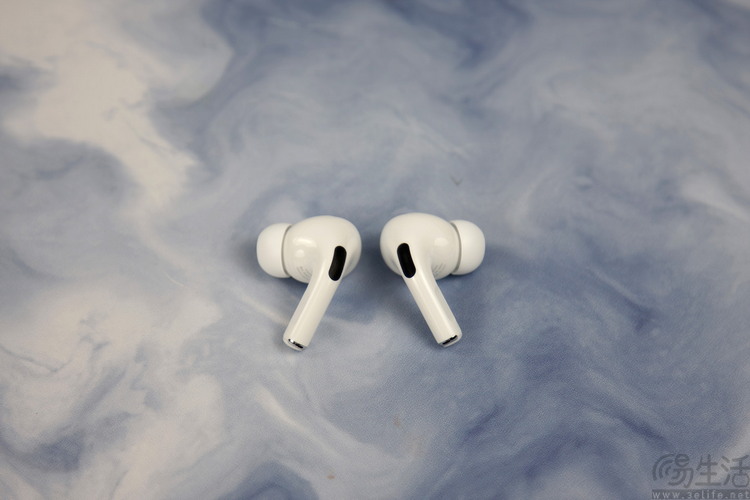 曾经“高贵”的AirPods Pro，怎么活成了性价比榜样