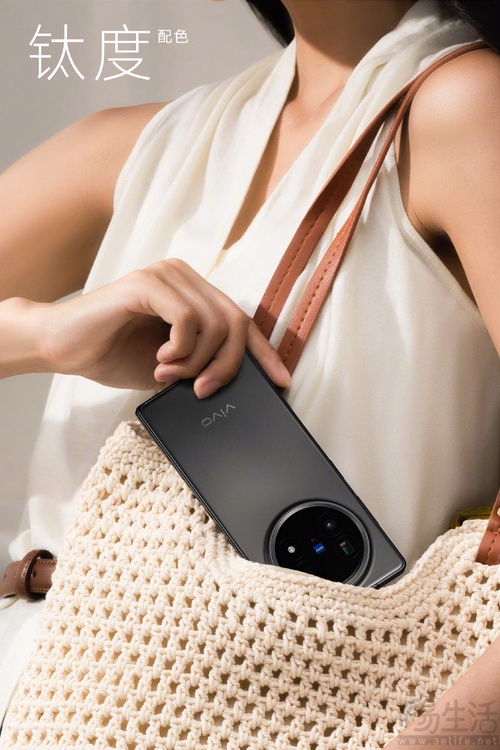 vivo X Fold5将于月底发布，三款配色信息揭晓