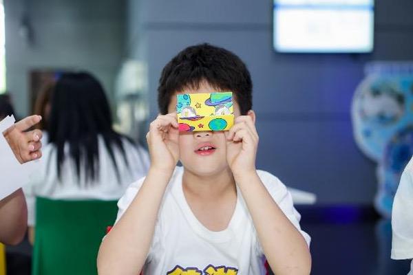 “佳游吧少年”佳能亲子研学营湖州站探秘航天
