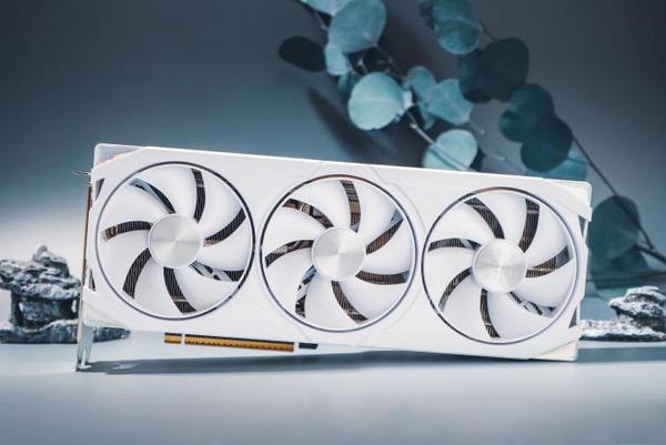 《F1 25》耕升RTX 5070踏雪OC开启一级方程式新篇章