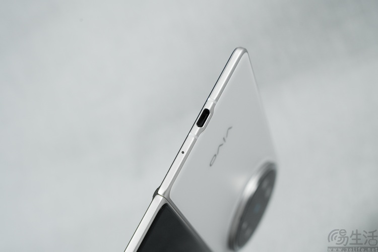 vivo X Fold 5评测：更薄、更亲民，但确实更强了