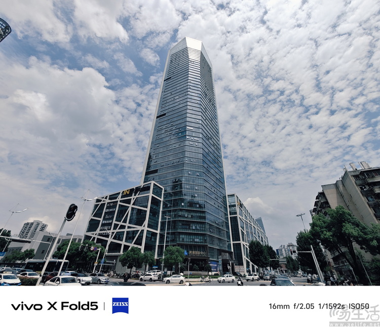 vivo X Fold 5评测：更薄、更亲民，但确实更强了