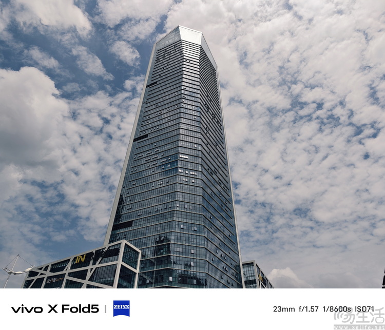 vivo X Fold 5评测：更薄、更亲民，但确实更强了