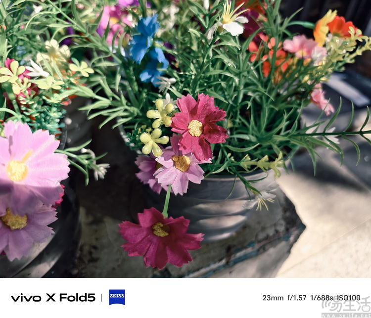 vivo X Fold 5评测：更薄、更亲民，但确实更强了