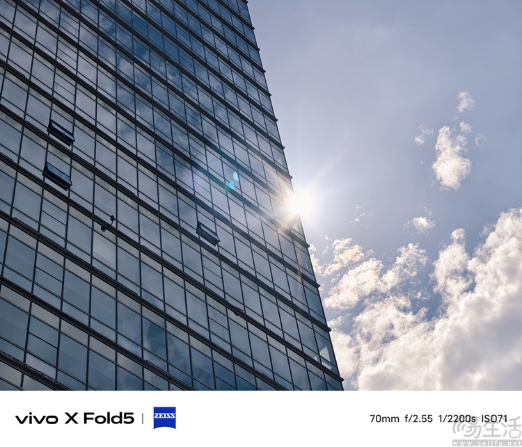 vivo X Fold 5评测：更薄、更亲民，但确实更强了