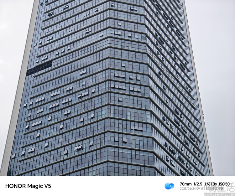 荣耀Magic V5评测：既薄又强，重新定义AI旗舰大折叠