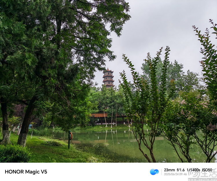 荣耀Magic V5评测：既薄又强，重新定义AI旗舰大折叠