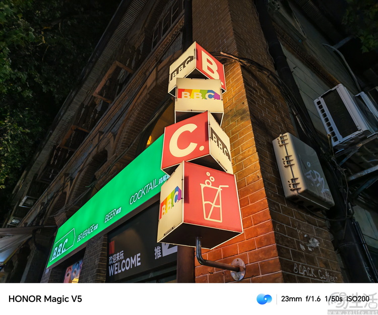 荣耀Magic V5评测：既薄又强，重新定义AI旗舰大折叠