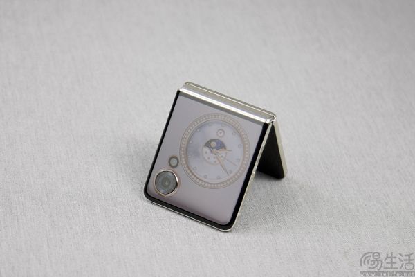 荣耀Magic V Flip2曝光，电池容量大幅提升