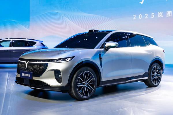 华为系首款家用纯电SUV，全新岚图知音首搭乾崑智驾ADS 4亮相