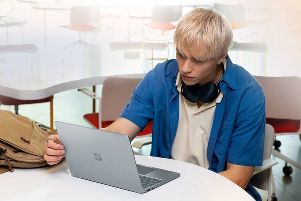Surface Laptop 13英寸与Surface Pro 12英寸今日上市