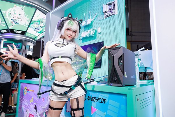 硬核狂欢！ROG高性能台式机燃爆BW 2025