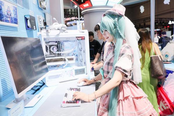 华硕主板撼动BW2025 ROG玩+乐园引玩家狂欢