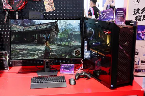 ROG 绝神 RO姬x初音未来版电竞显示器与双模新品BW2025首秀