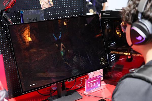ROG 绝神 RO姬x初音未来版电竞显示器与双模新品BW2025首秀