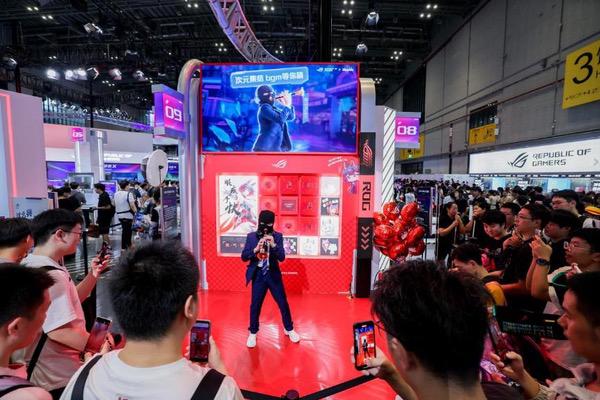BW2025信仰集结，ROG玩+乐园引爆次元狂欢