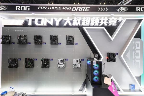 BW2025信仰集结，ROG玩+乐园引爆次元狂欢