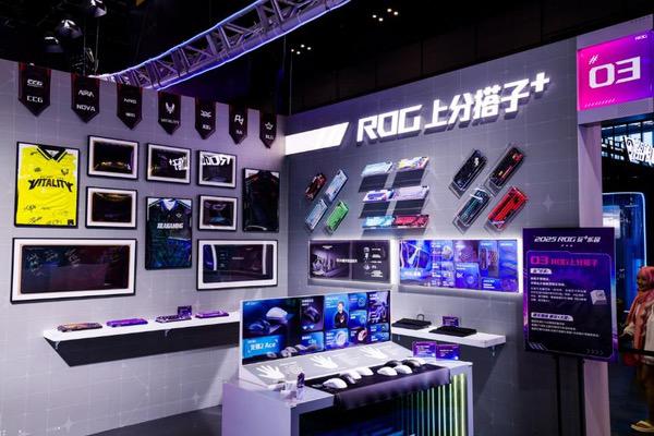BW2025信仰集结，ROG玩+乐园引爆次元狂欢