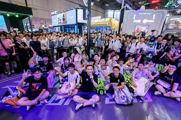BW2025信仰集结，ROG玩+乐园引爆次元狂欢