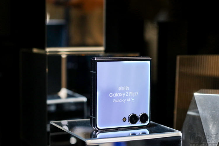 三星Galaxy Flip 7评测：内涵与众不同的“小折叠”
