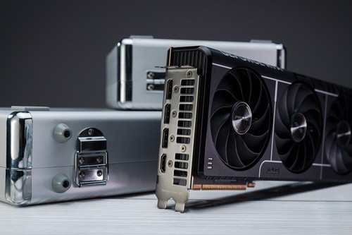AIPC强实力 华硕RTX 50系显卡提供尖端性能