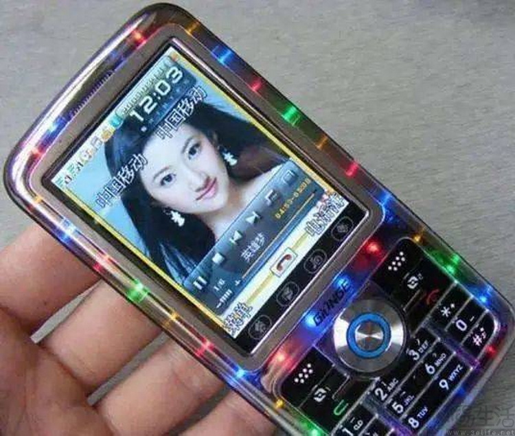 iPhone被传致敬“山寨机”设计，但你真看懂了吗