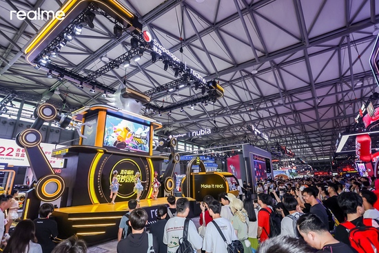真我玩转2025 ChinaJoy：真奇喵的奇妙冒险，开启潮玩新次元