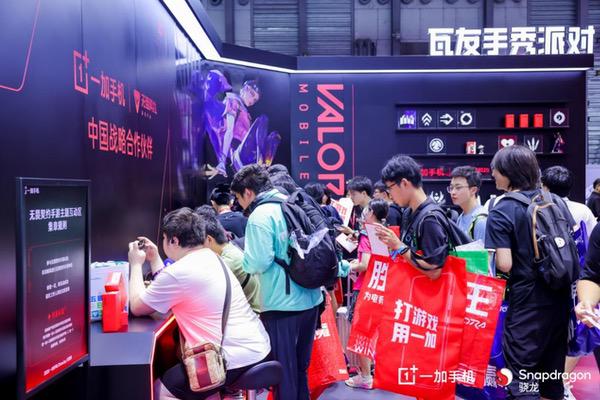 一加高调亮相 2025 ChinaJoy，四大游戏体验区燃炸全场