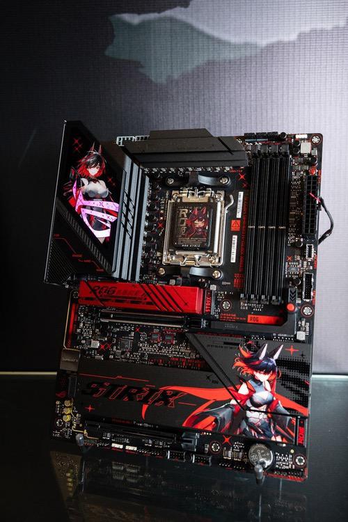 华硕X870/X870E主板惊艳亮相《影之刃零》试玩会