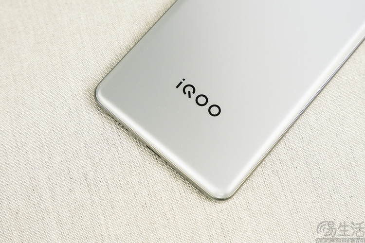 iQOO Z10 Turbo+首发评测：旗舰双芯邂逅超大电池
