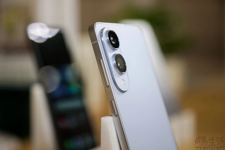 iPhone 17 Air将至，但它的“致敬作”让人乐不起来