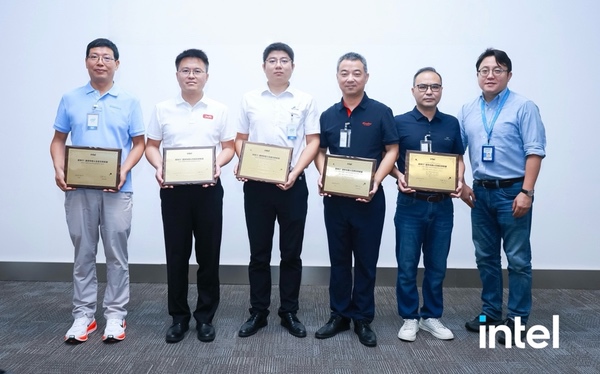 英特尔通用快接头互插互换联盟启航，构建液冷生态互操作新标准
