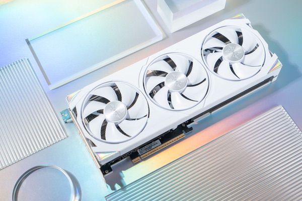 《光与影：33号远征队》演绎极致凄美，耕升RTX 5070 踏雪 OC深度体验
