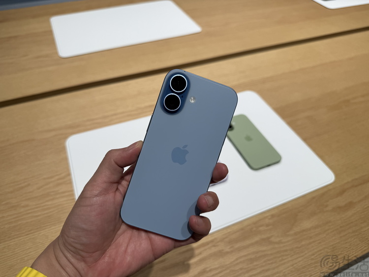 iPhone 17全系抢先上手，还和苹果聊了产品设计