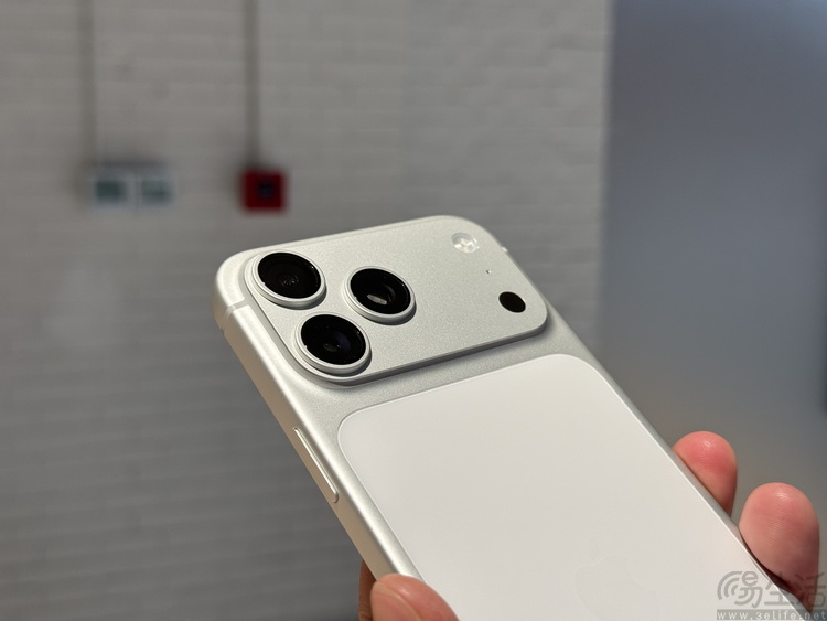 iPhone 17全系抢先上手，还和苹果聊了产品设计
