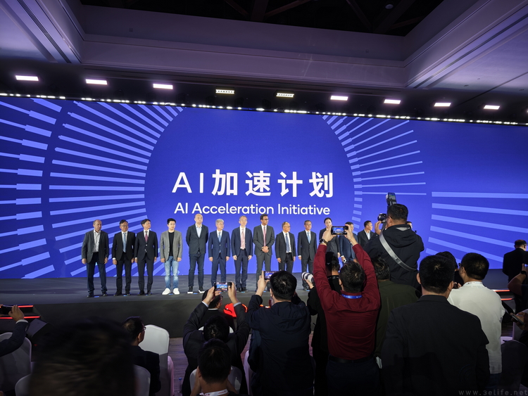 今年的骁龙峰会，AI和“周年庆”成为了开幕主题